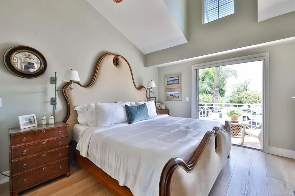 810 D AVENUE Coronado, CA 92118