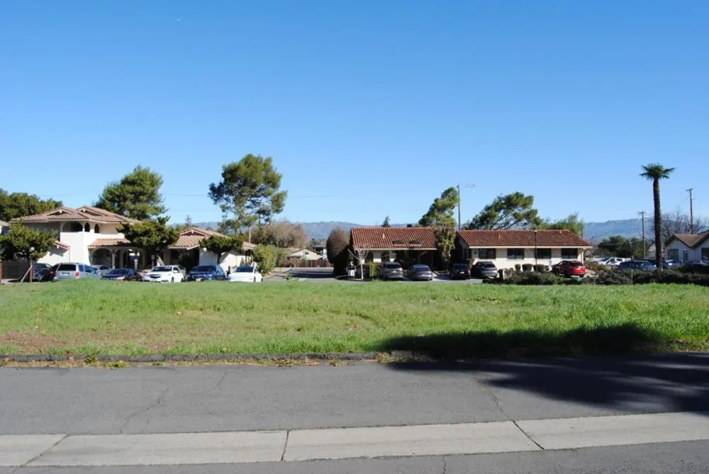 17705 Hale Ave Morgan Hill, CA 95037