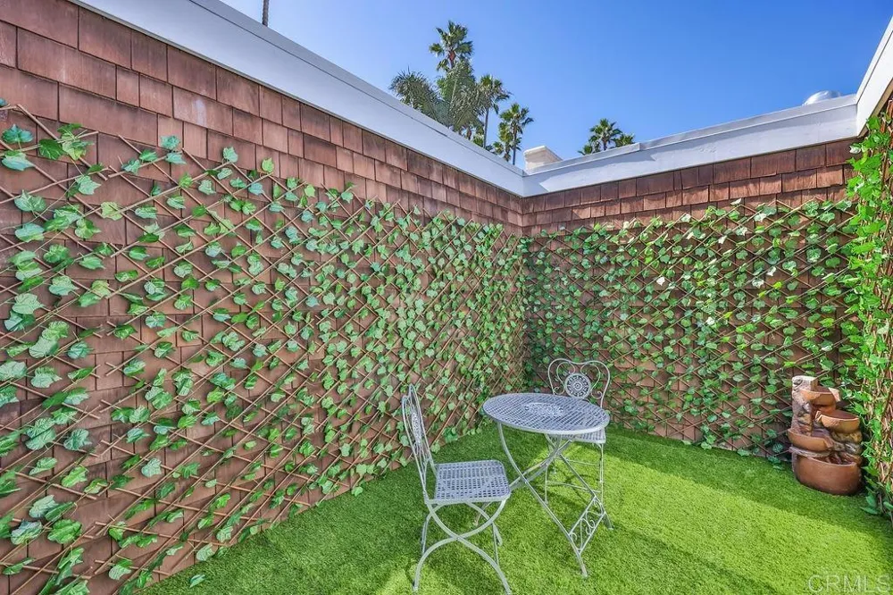 79 half moon bend Coronado, CA 92118
