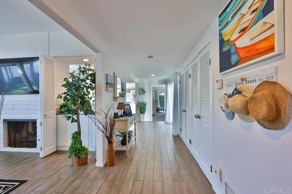 79 half moon bend Coronado, CA 92118