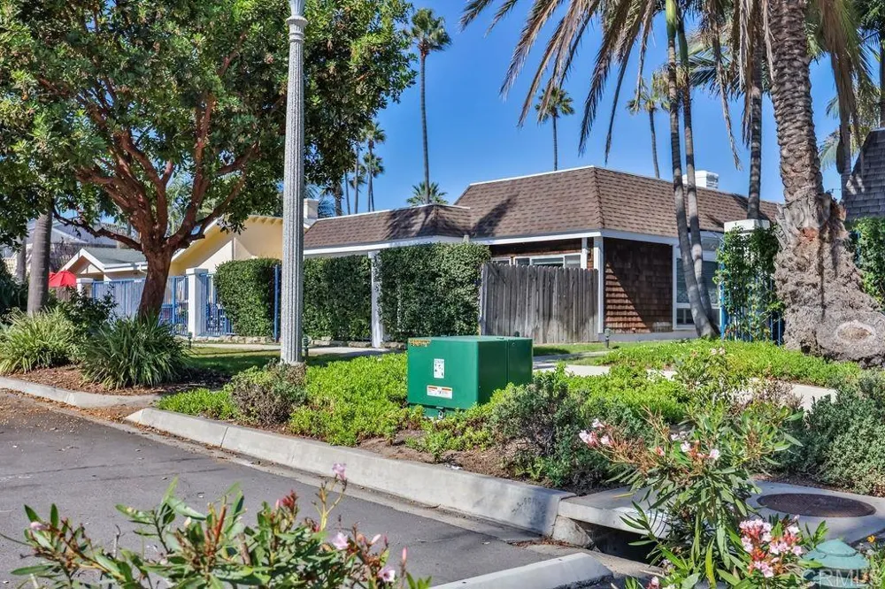 79 half moon bend Coronado, CA 92118