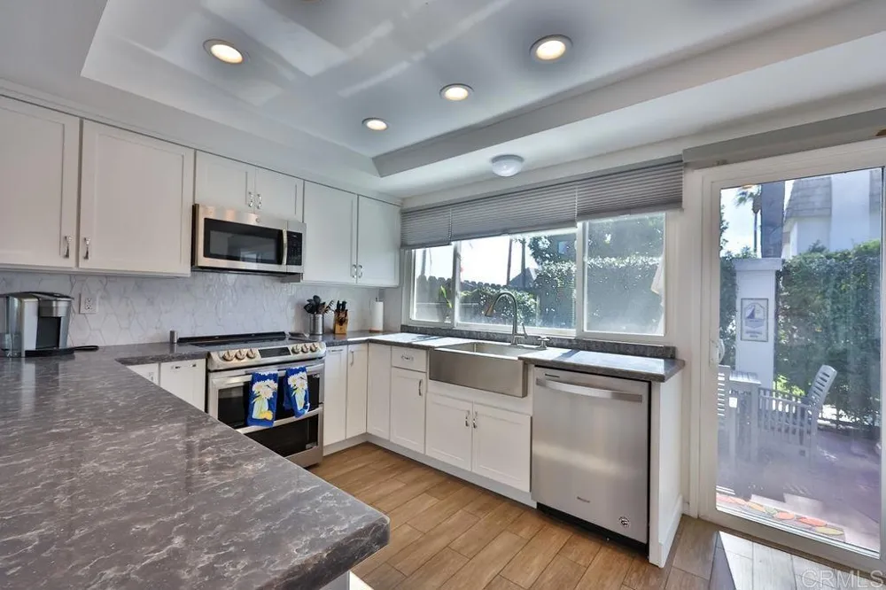 79 half moon bend Coronado, CA 92118