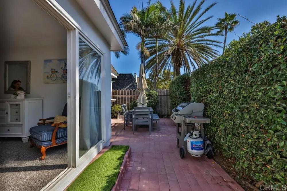 79 half moon bend Coronado, CA 92118