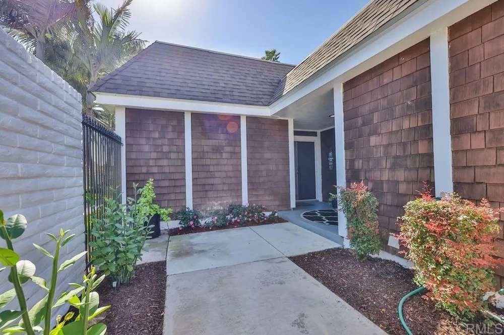 79 half moon bend Coronado, CA 92118