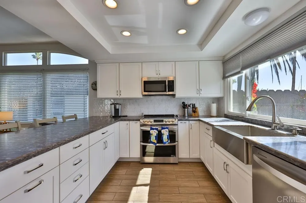 79 half moon bend Coronado, CA 92118