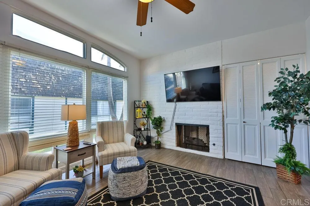 79 half moon bend Coronado, CA 92118