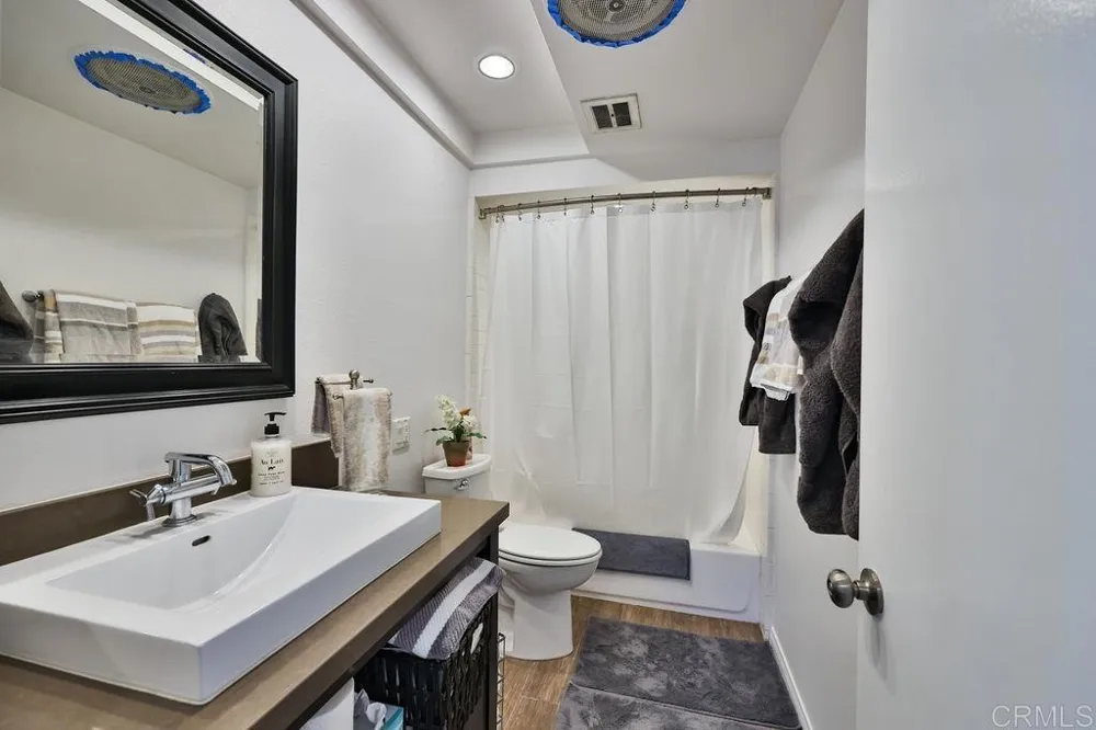 79 half moon bend Coronado, CA 92118