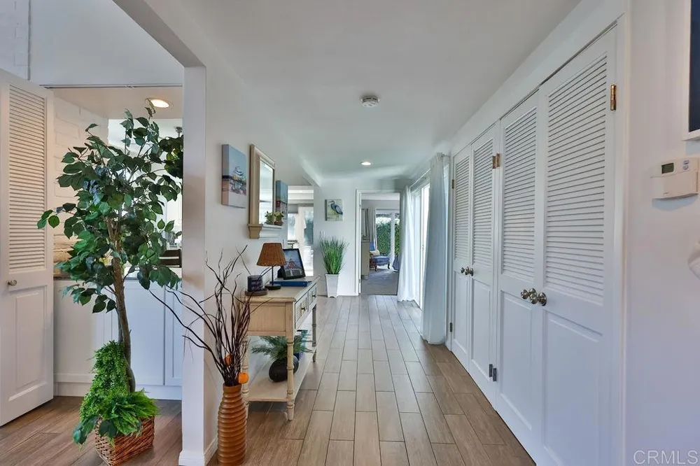 79 half moon bend Coronado, CA 92118