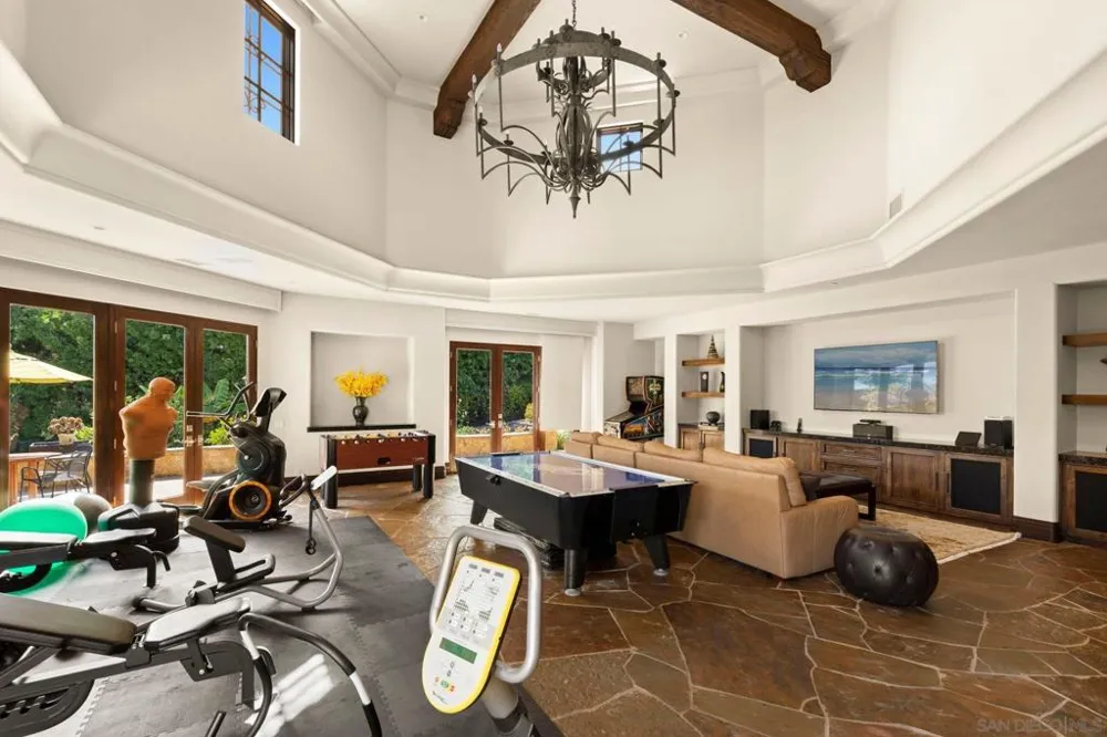 6565 Calle Reina Rancho Santa Fe, CA 92067
