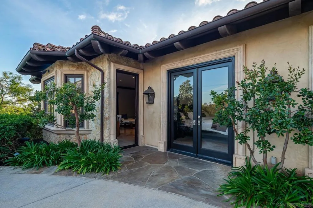 6565 Calle Reina Rancho Santa Fe, CA 92067