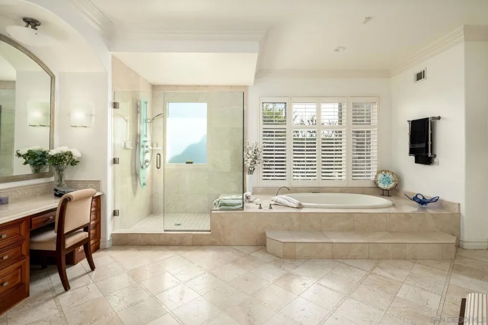 6565 Calle Reina Rancho Santa Fe, CA 92067