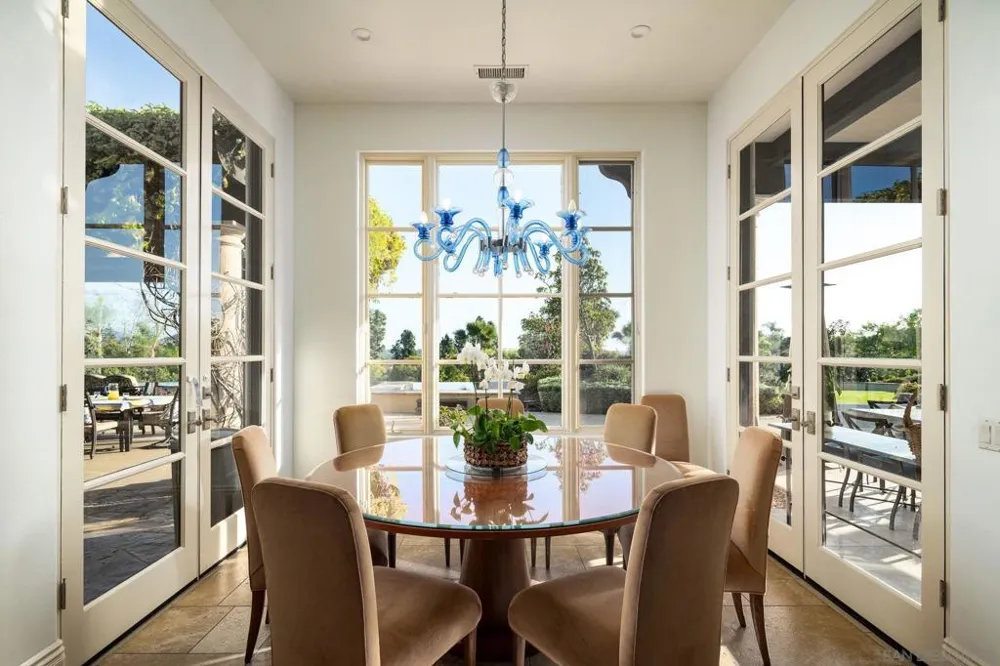 6565 Calle Reina Rancho Santa Fe, CA 92067