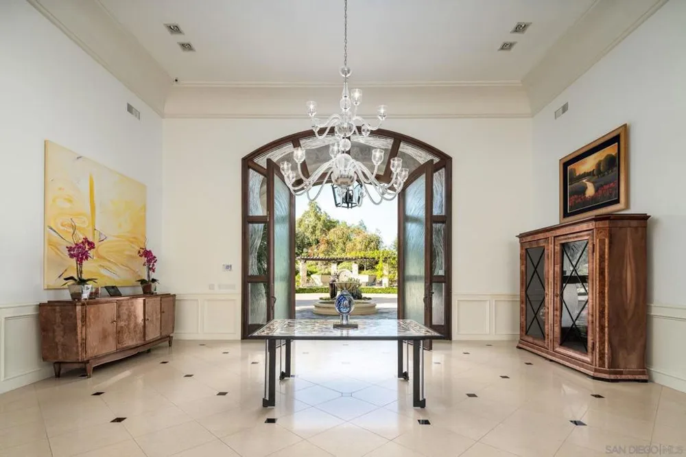 6565 Calle Reina Rancho Santa Fe, CA 92067