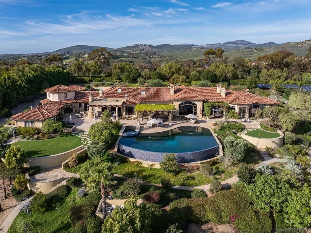 6565 Calle Reina Rancho Santa Fe, CA 92067