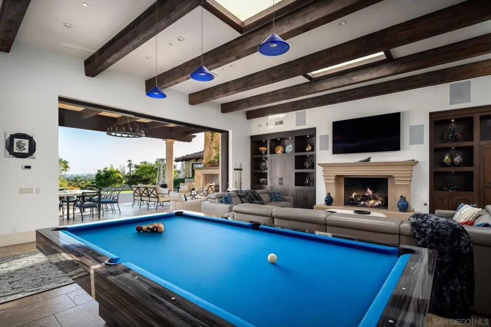 6565 Calle Reina Rancho Santa Fe, CA 92067