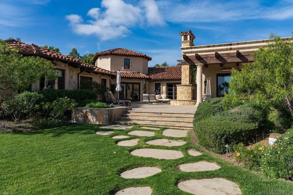 6565 Calle Reina Rancho Santa Fe, CA 92067