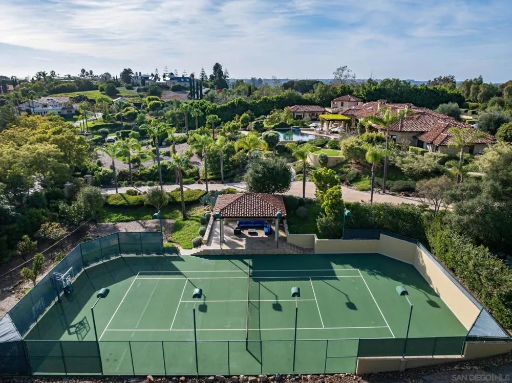 6565 Calle Reina Rancho Santa Fe, CA 92067