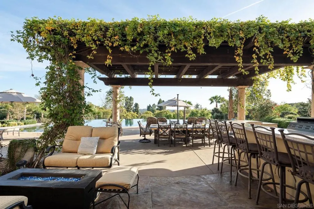 6565 Calle Reina Rancho Santa Fe, CA 92067