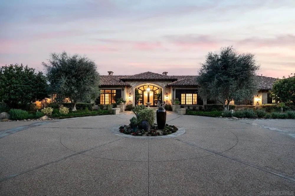 6565 Calle Reina Rancho Santa Fe, CA 92067