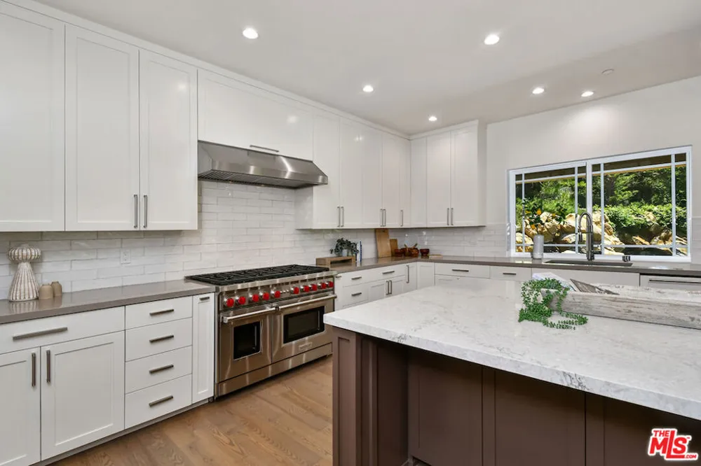29677 Mulholland Highway Agoura Hills, CA 91301