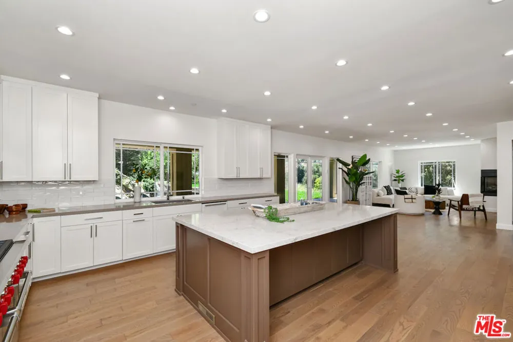 29677 Mulholland Highway Agoura Hills, CA 91301