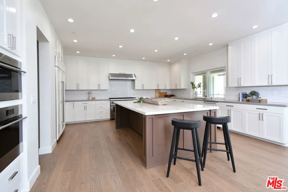 29677 Mulholland Highway Agoura Hills, CA 91301
