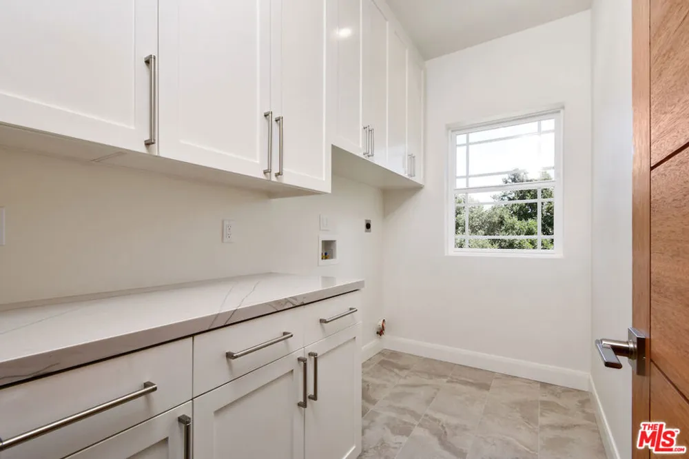 29677 Mulholland Highway Agoura Hills, CA 91301