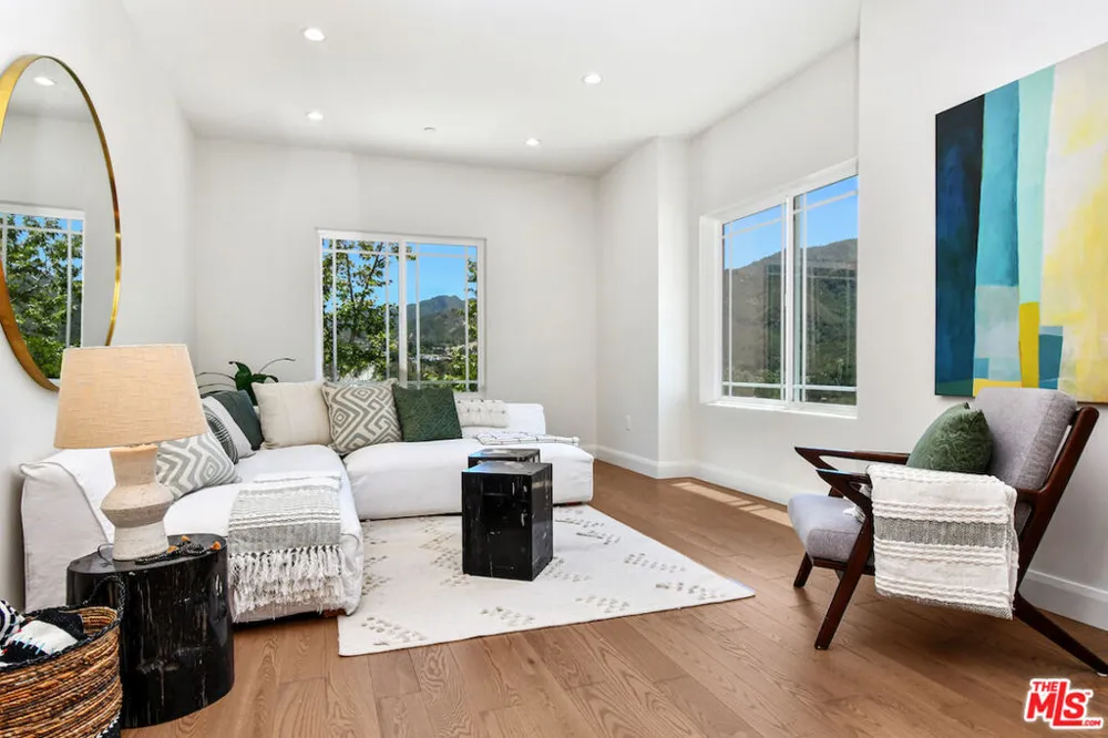 29677 Mulholland Highway Agoura Hills, CA 91301
