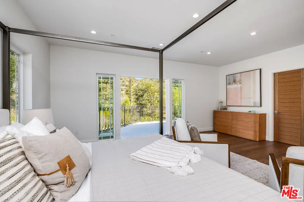 29677 Mulholland Highway Agoura Hills, CA 91301