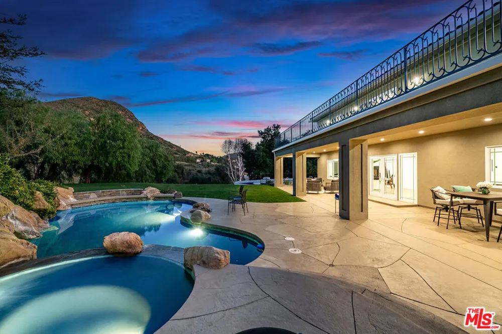 29677 Mulholland Highway Agoura Hills, CA 91301