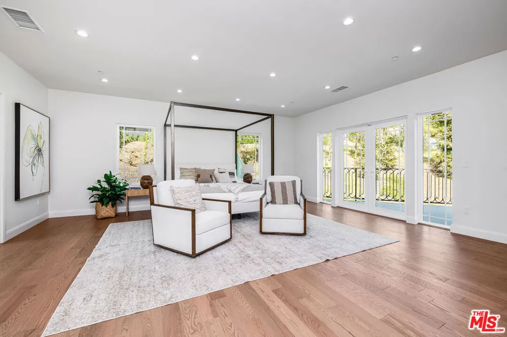 29677 Mulholland Highway Agoura Hills, CA 91301