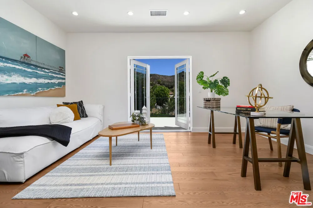 29677 Mulholland Highway Agoura Hills, CA 91301