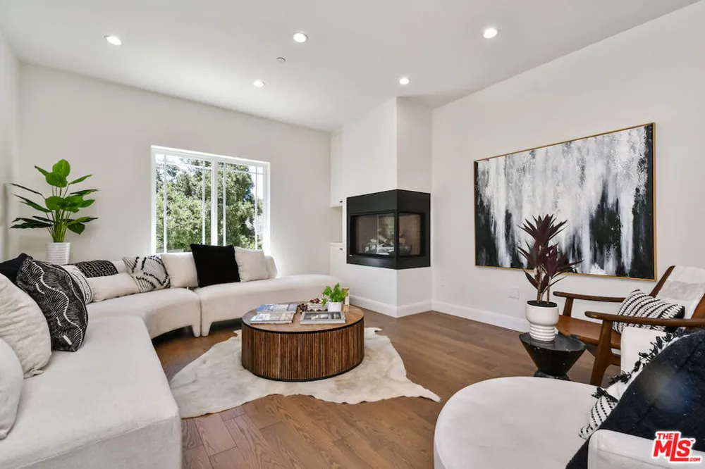 29677 Mulholland Highway Agoura Hills, CA 91301