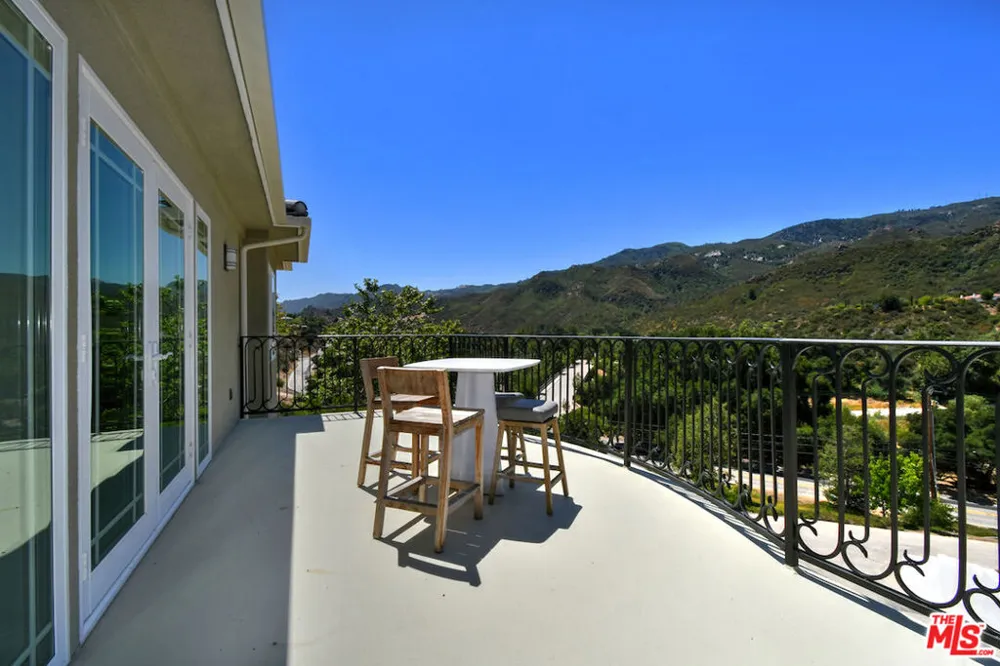 29677 Mulholland Highway Agoura Hills, CA 91301