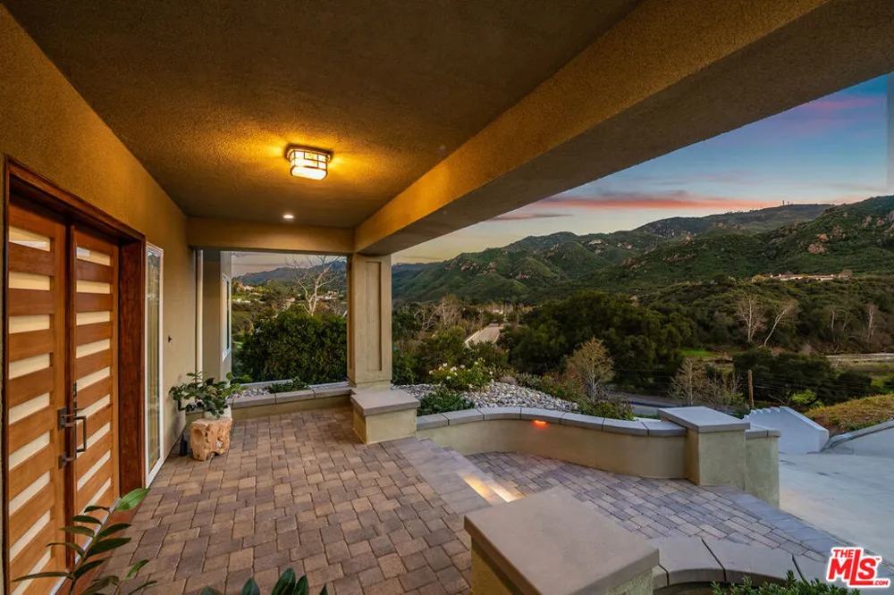 29677 Mulholland Highway Agoura Hills, CA 91301