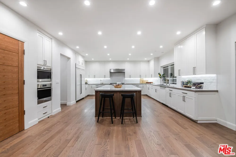 29677 Mulholland Highway Agoura Hills, CA 91301