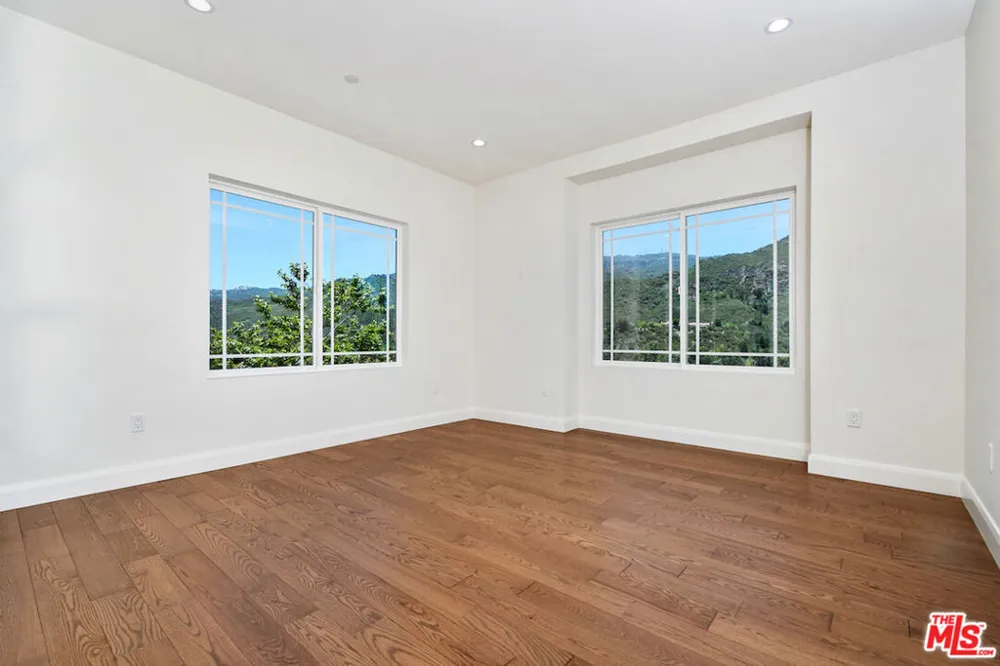 29677 Mulholland Highway Agoura Hills, CA 91301