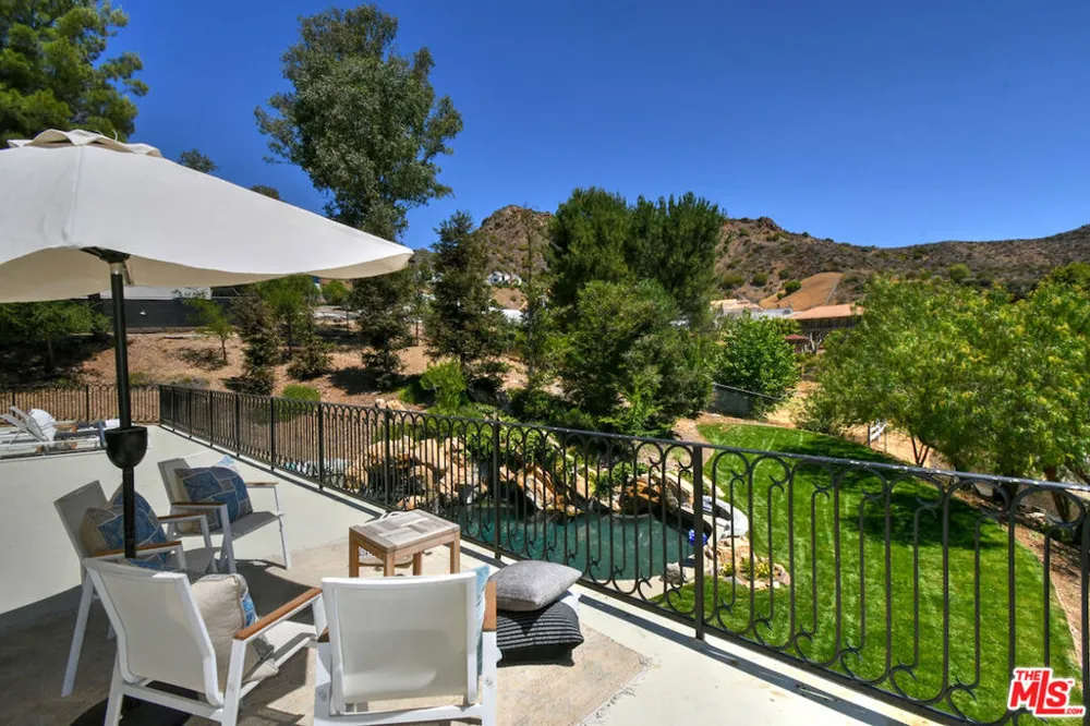 29677 Mulholland Highway Agoura Hills, CA 91301
