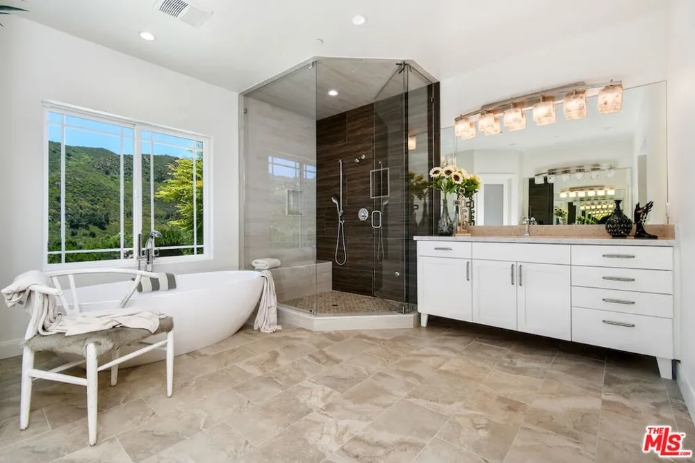 29677 Mulholland Highway Agoura Hills, CA 91301