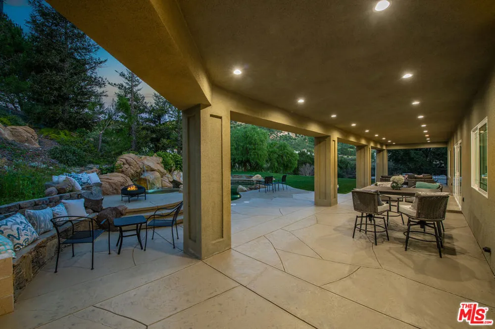29677 Mulholland Highway Agoura Hills, CA 91301
