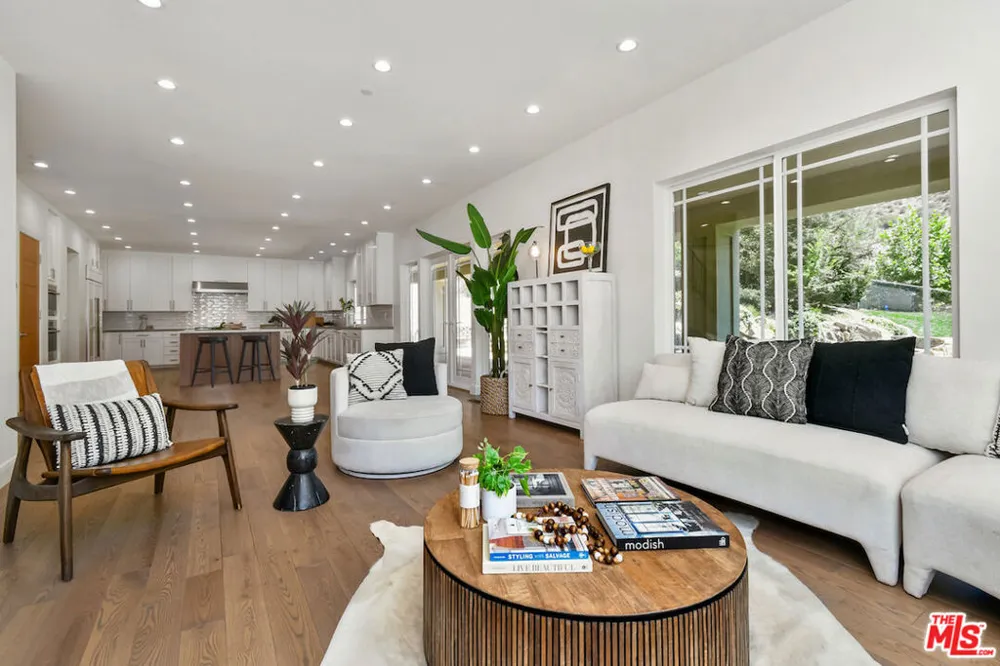29677 Mulholland Highway Agoura Hills, CA 91301