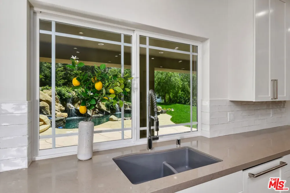 29677 Mulholland Highway Agoura Hills, CA 91301