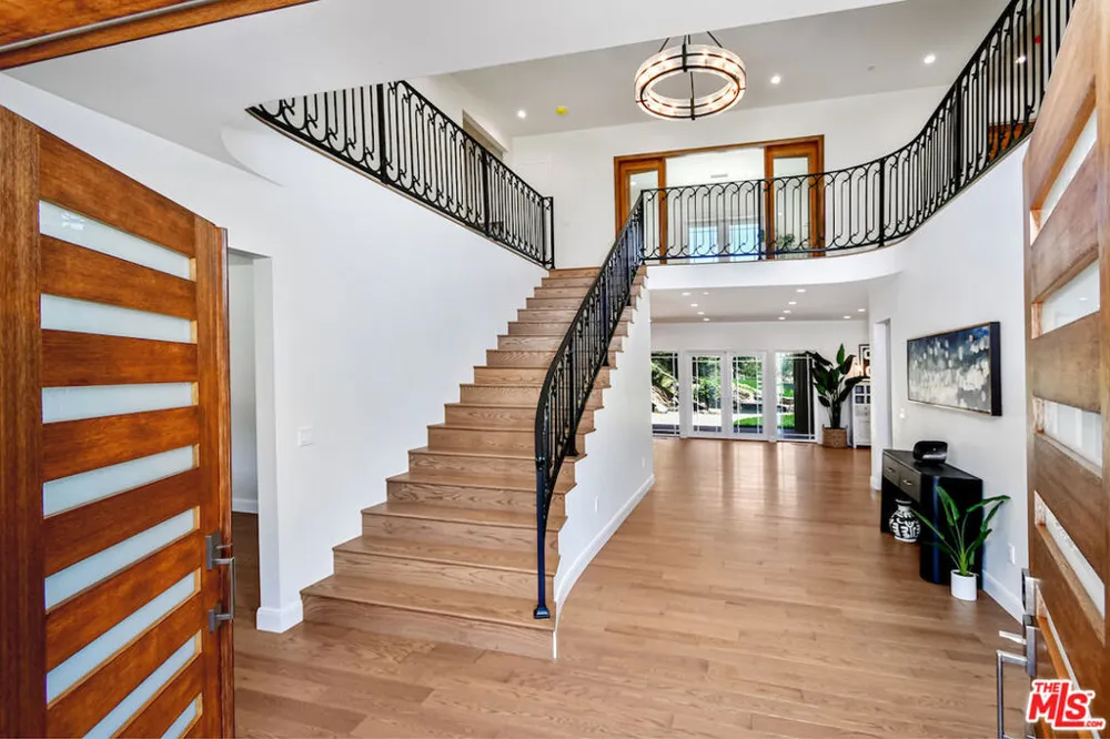 29677 Mulholland Highway Agoura Hills, CA 91301