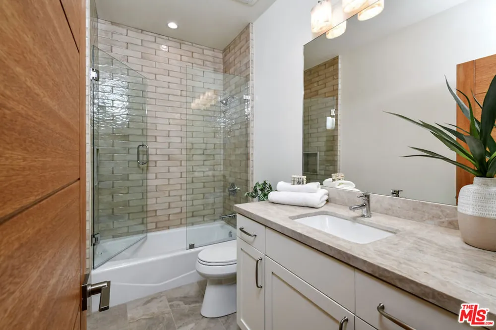 29677 Mulholland Highway Agoura Hills, CA 91301