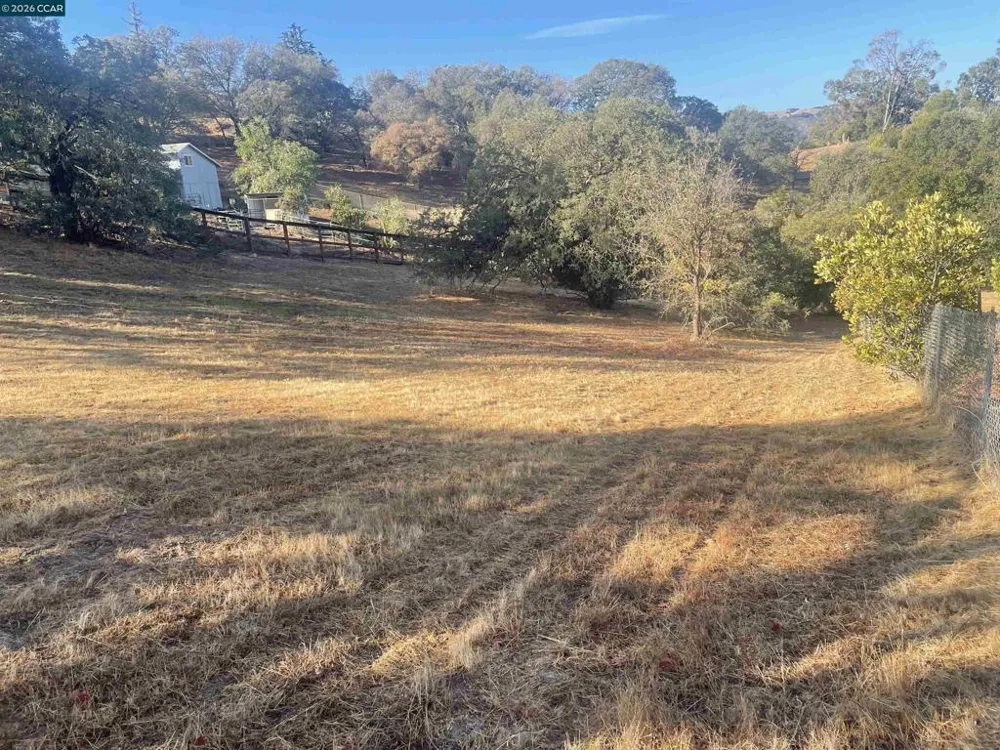 35 Hilltop Rd Martinez, CA 94553