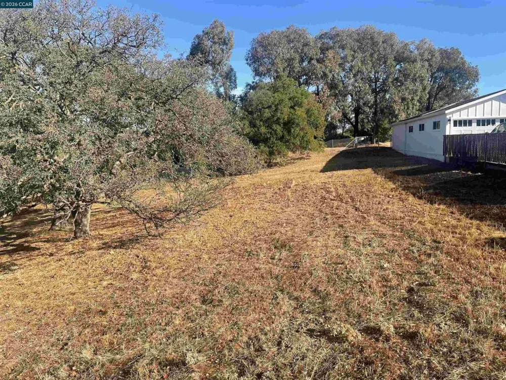 35 Hilltop Rd Martinez, CA 94553
