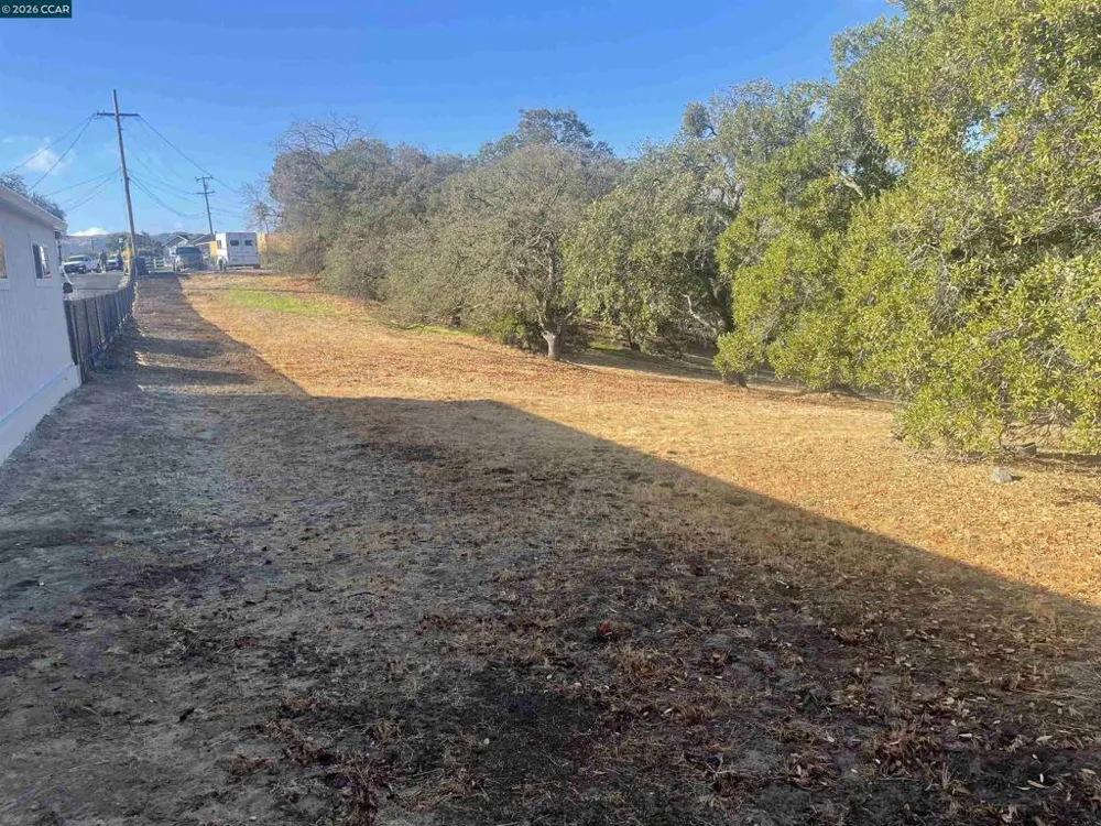 35 Hilltop Rd Martinez, CA 94553