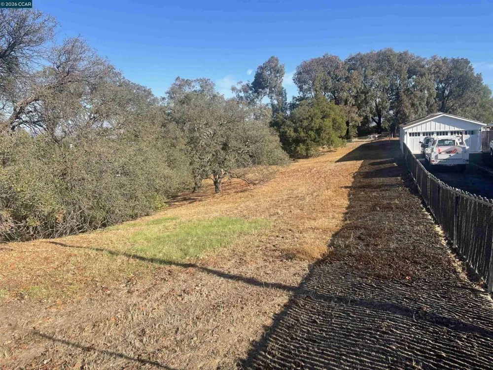35 Hilltop Rd Martinez, CA 94553