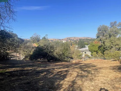35 Hilltop Rd