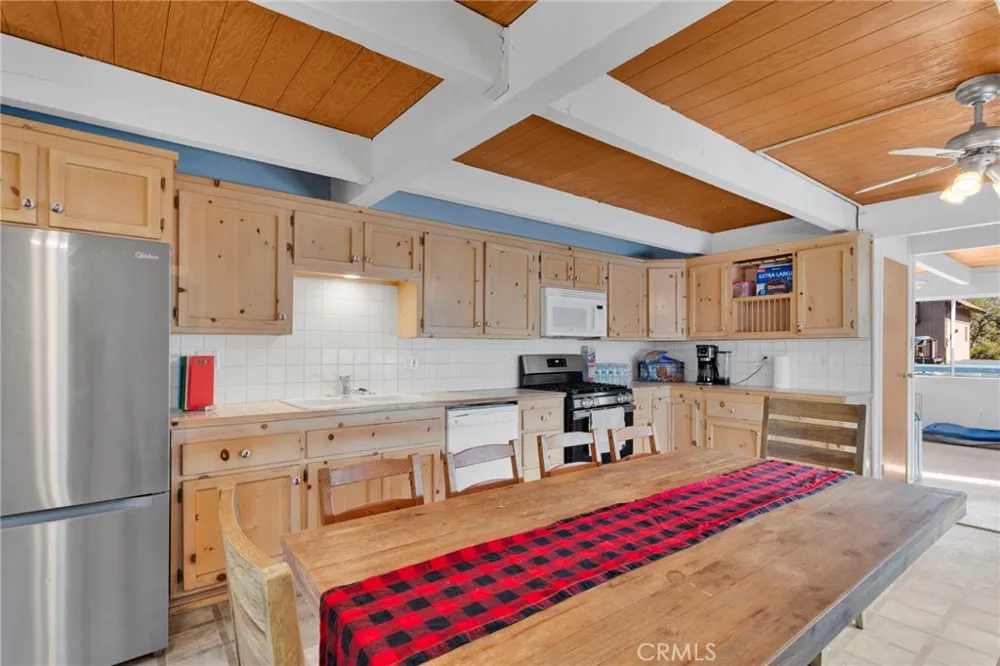 150 Los Angeles Sugarloaf, CA 92386